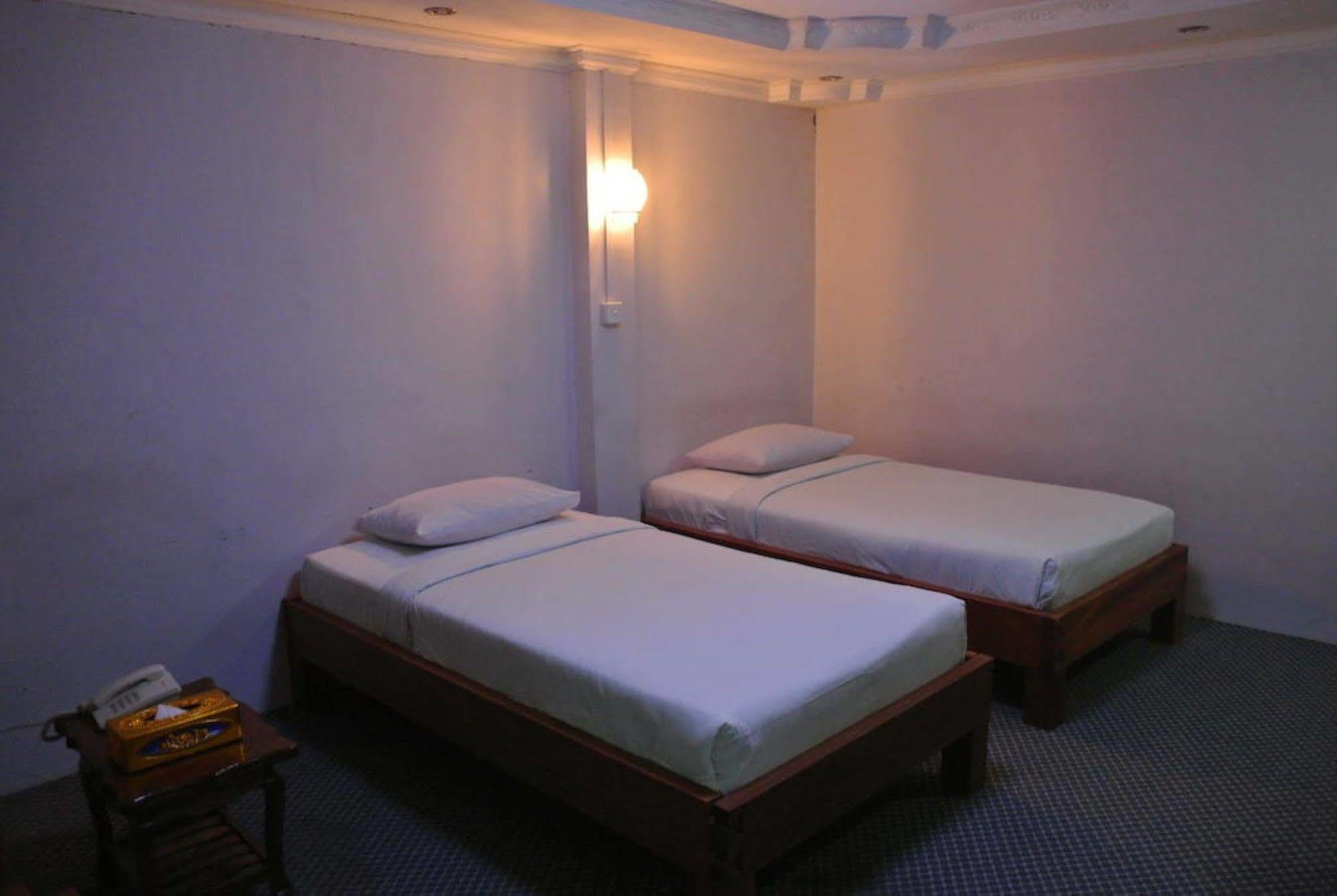 Yaewaddy Motel Gyogon Exteriér fotografie
